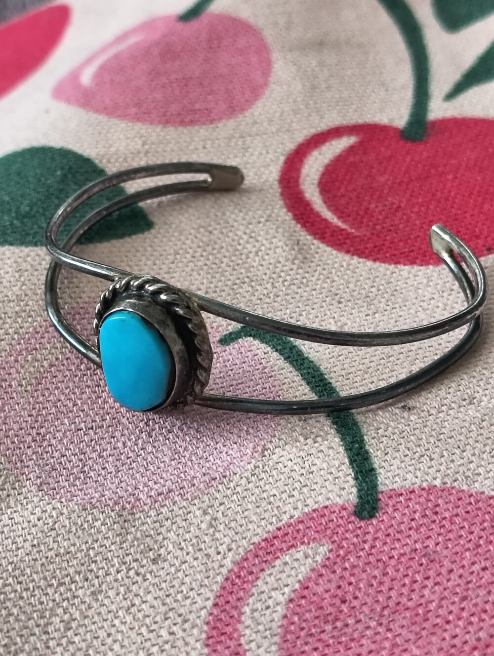 Vintage Navajo Native American Sterling Silver Cuff W/ Turquoise Stone. Estate
